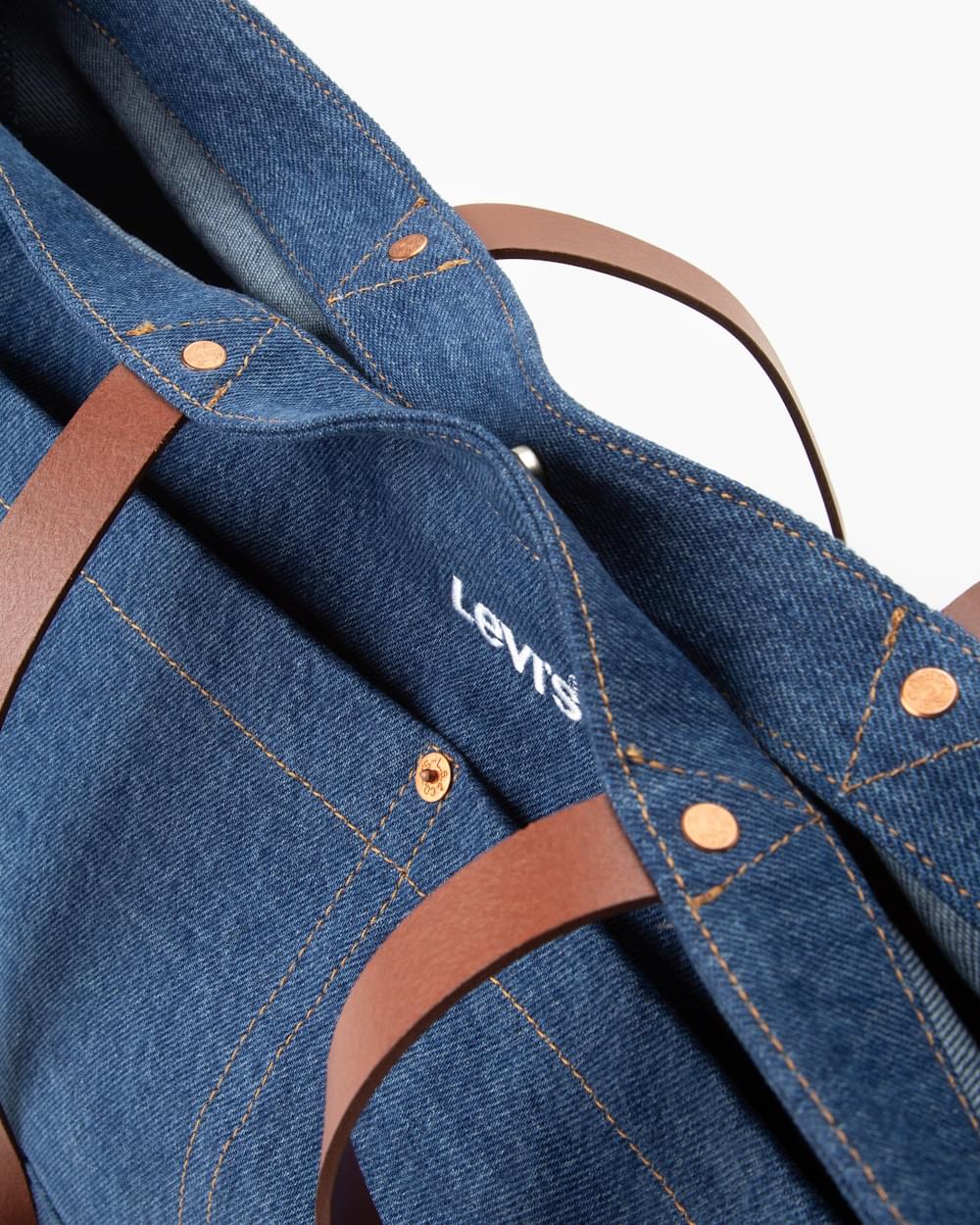 Levi's